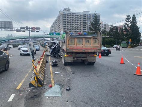 樹林環河路車禍|快訊／新北樹林死亡車禍！單車女遭砂石車輾斃 丈夫。